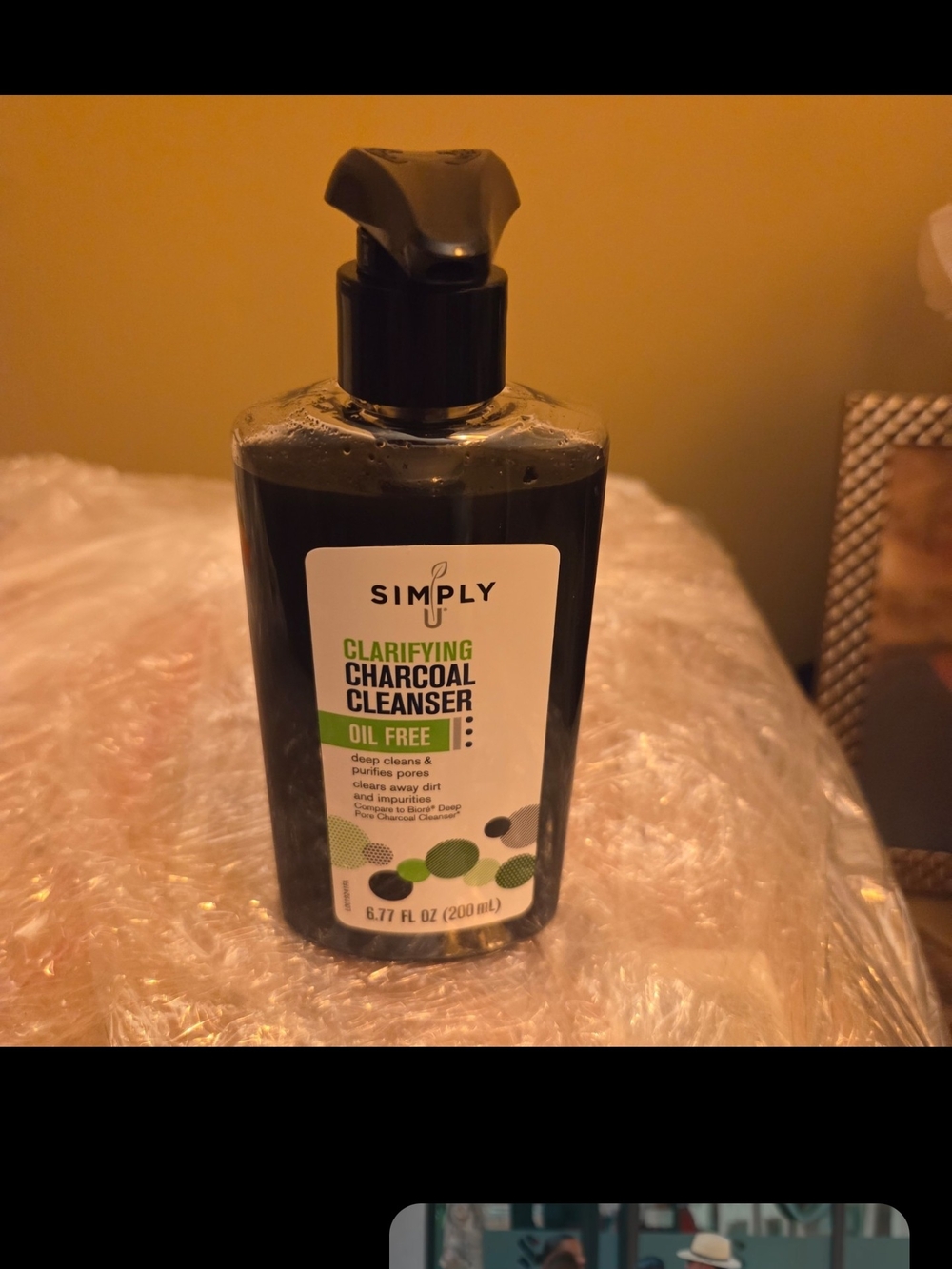 Clarifying Charcoal Cleanser - Black